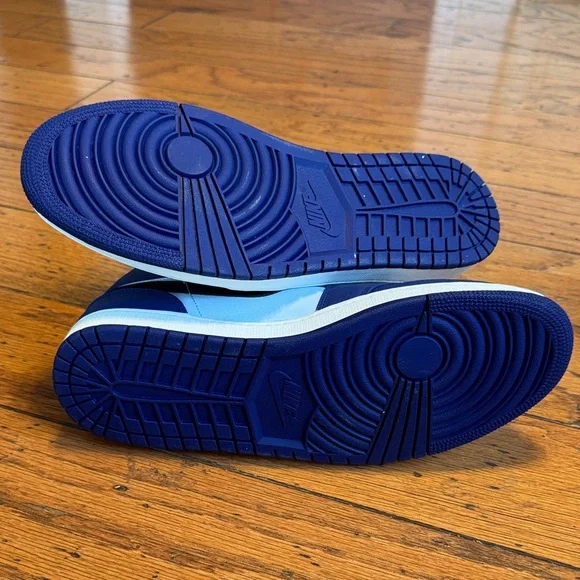 Air Jordan 1 Retro Mid